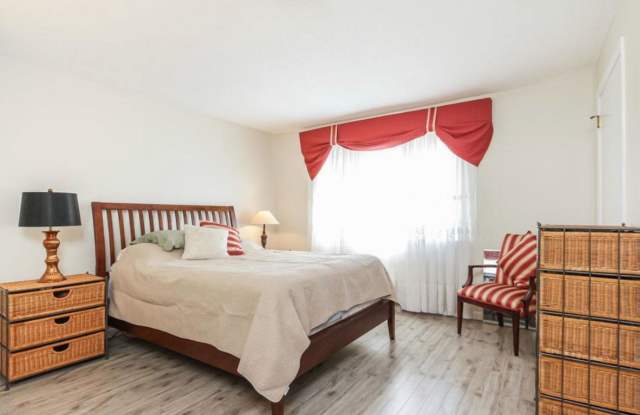 2320 Harbor View Drive