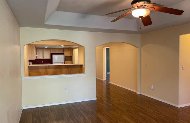 Mature Landscaping-3 Bedroom 2 Bath Duplex