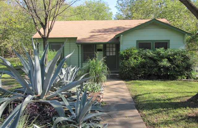 Photo of UT PRE LEASE: 3 bed/1 bath Charming Hyde Park House, Mins to UT and DT