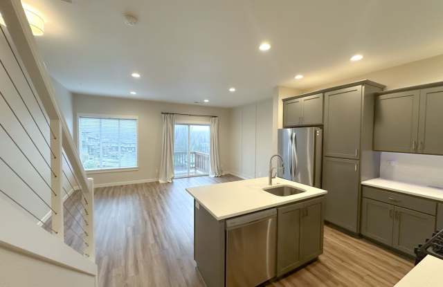 Welcome Home — Modern Townhome in South Salem’s McKenzie Ridge
