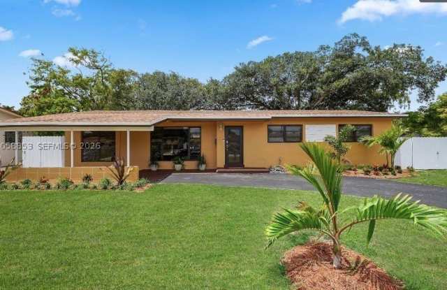 941 NW 180th Ter
