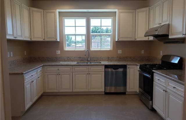 1036 Fernleaf