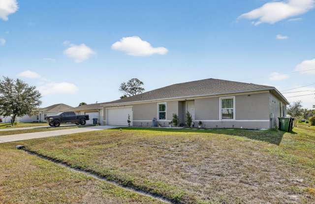 644 SW Hoffenberg Avenue