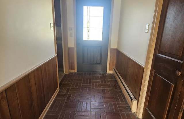 2907 Greenbriar Drive