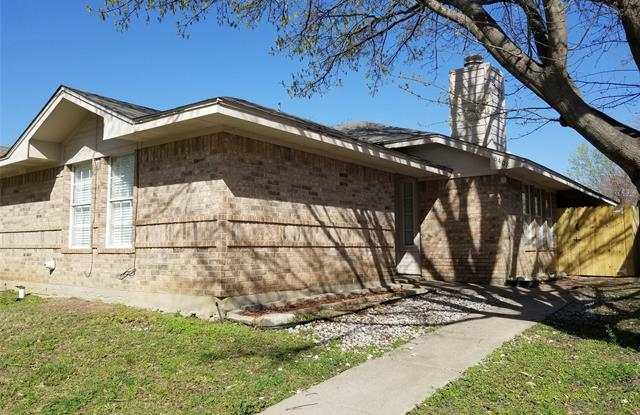 6408 Valleybrooke Court - Arlington, TX apartments for rent