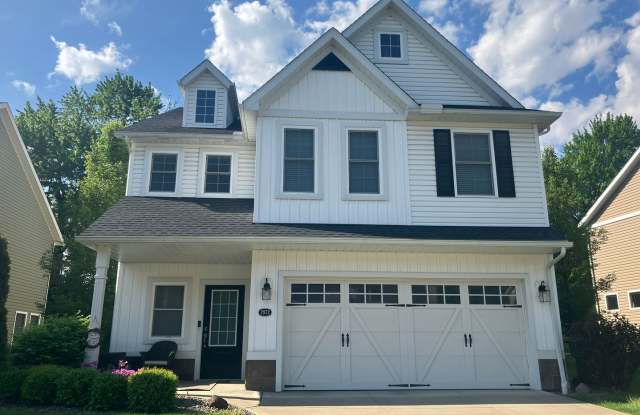 Maintenance free 3 bedroom 2.5 bath home in Stow