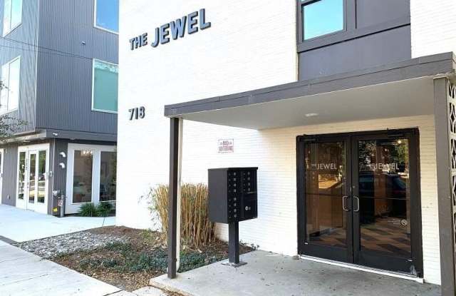 718 S 5th Avenue unit: 8