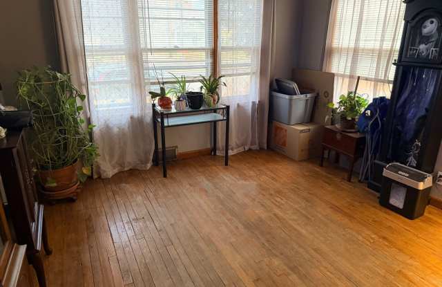 Spacious and Updated 4 Bed, 2 bath!!