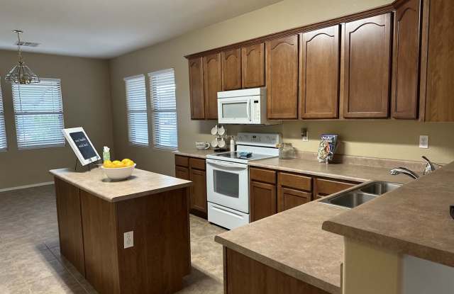 3 BEDROOM IN THE VILLAGES AT RANCHO EL DORADO - MARICOPA