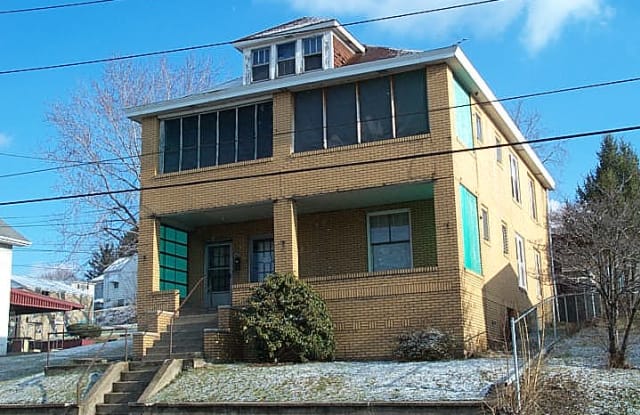 135 Lincoln Street - 135 - 135 Lincoln Street, Uniontown, PA 15401