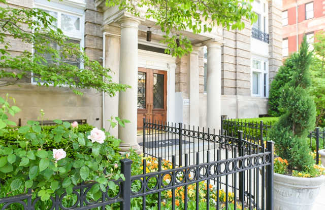 Photo of Dupont Apartments