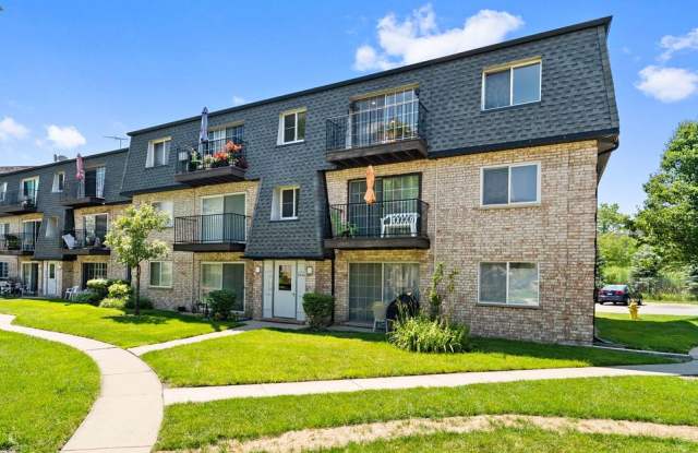 9456 Bay Colony Dr Unit 3N - 3N - 9456 Bay Colony Drive, Cook County, IL 60016