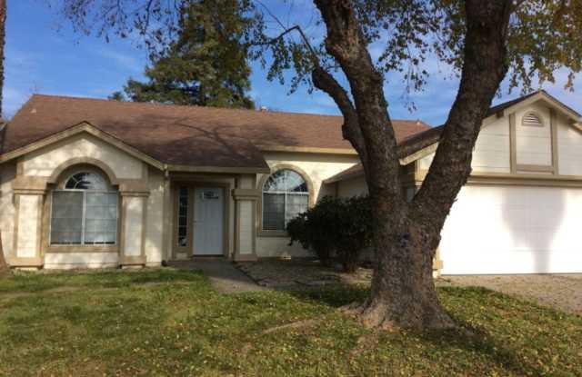 Comfortable Living in a Well-Sized 2-Bed, 2-Bath Home