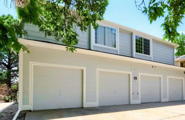 871 South Uravan Court