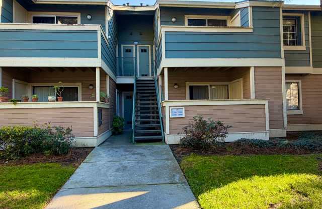 Remodeled 1 Bed 1 Bath Condo. Stainless Steel Appliances. Pool and Hot Tub