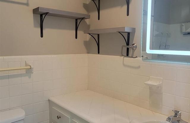 21520 Kelly Rd. #106