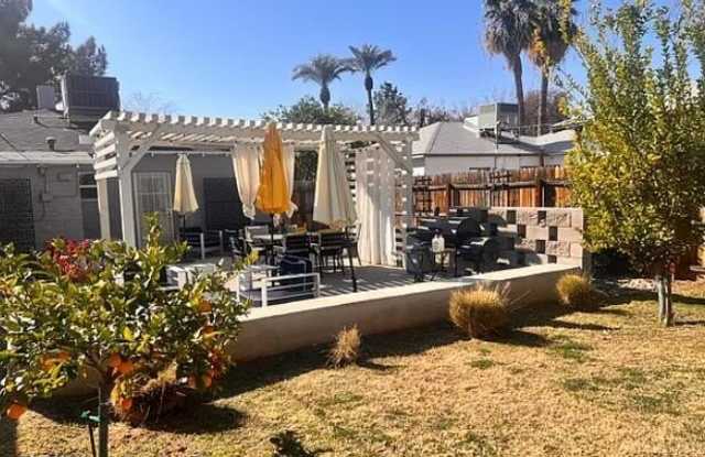 1104 W HEATHERBRAE Drive