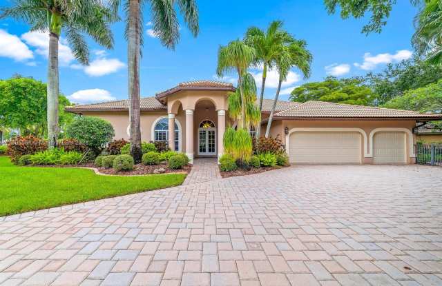 6611 NW 72nd Place