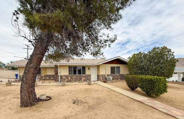 2 Bedroom Yucca Valley Home