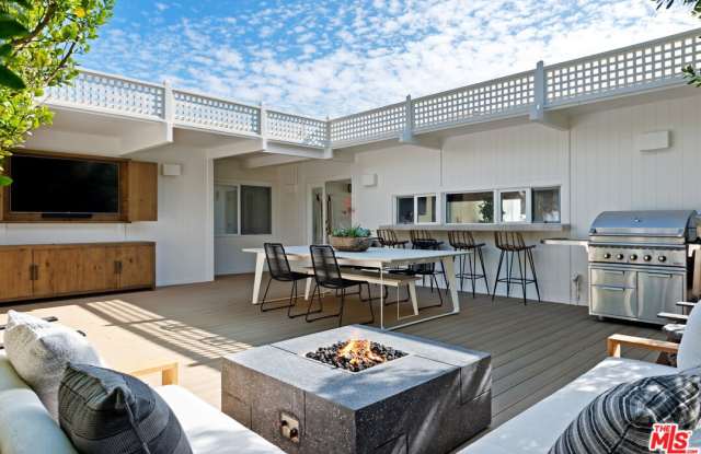 27070 Malibu Cove Colony Dr