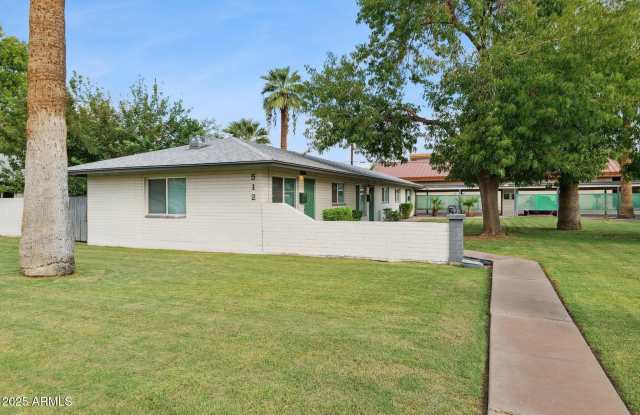 Photo of 512 E Roanoke Avenue