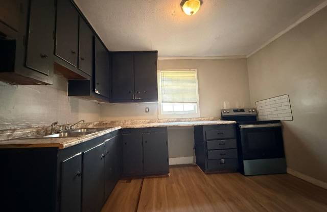 For Rent – 3 Bedroom / 1 Bathroom Home