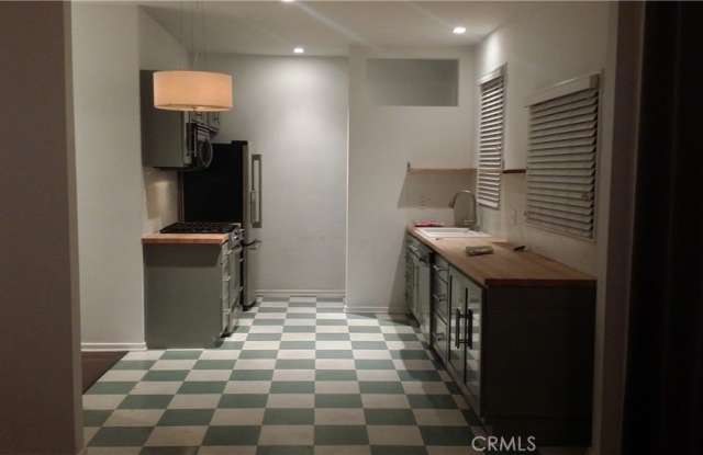 1130 S Citrus Avenue