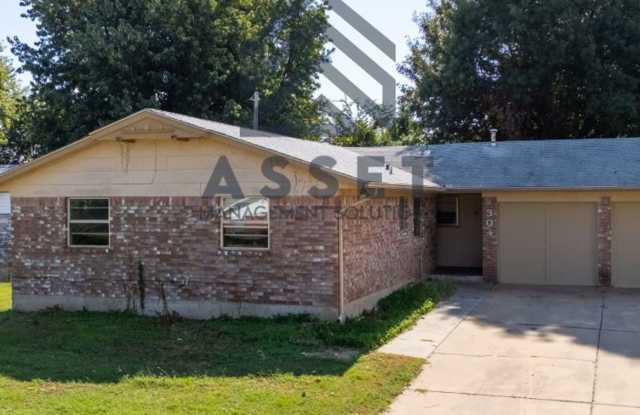 Cute 5 Bedroom House!