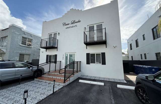 Photo of 1786 SW 9th St