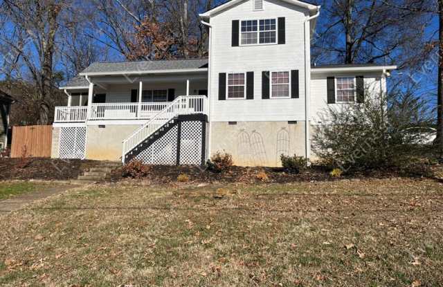 301 Pine Ridge Rd
