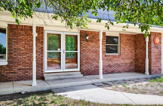 2821 Serendipity Circle East