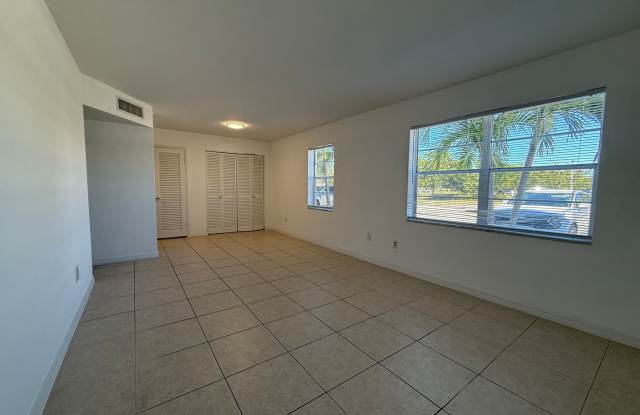 Freshly Remodeled - 1 Bedroom Unfurnished Condo-In Town Location-AVAILABLE NOW