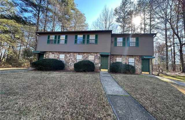 502 Oakwood Court