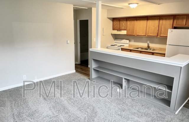 2008 Lathrop St