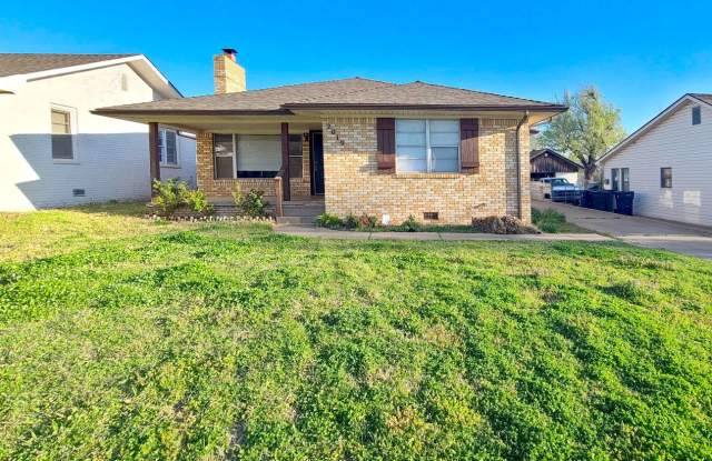 Spacious Urban Core Home - 2019 Northwest 33rd Street, Oklahoma City, OK 73118