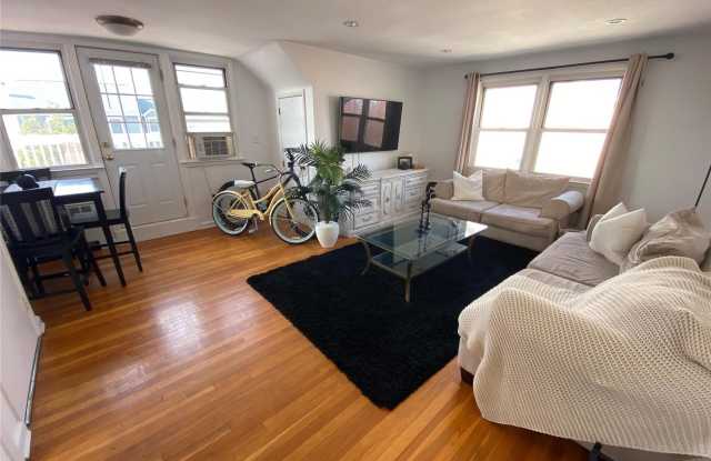 375 W Fulton Street