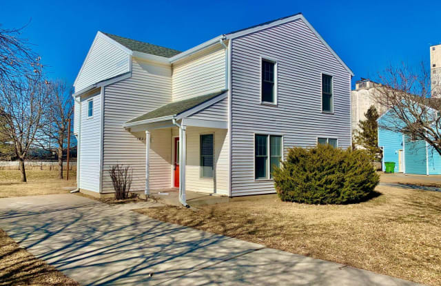 1821 Whittier St - 1821 Whittier Street, Lincoln, NE 68503