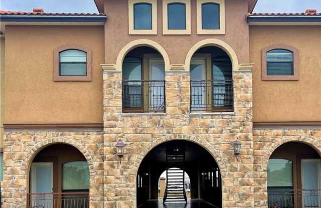 Photo of 2705 E Mimosa Street