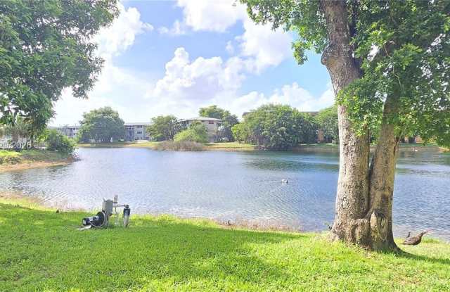 5335 NW 10th Ct