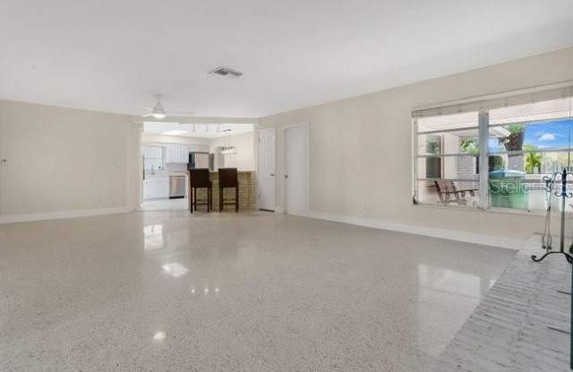 2441 DELORAINE TRAIL