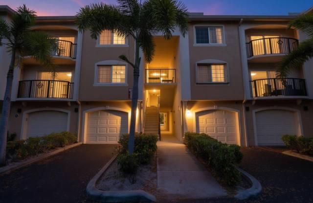 Photo of 400 Crestwood Court N