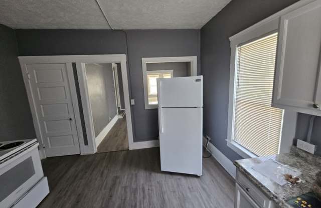 2810 Woodbridge Avenue - Front Left