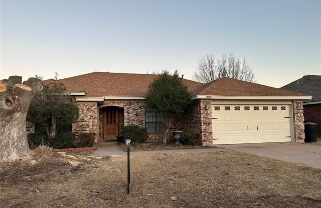 933 Reeves Street - 933 Reeves Street, Abilene, TX 79602