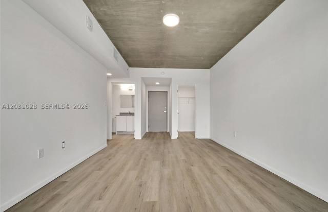 475 NE 125th