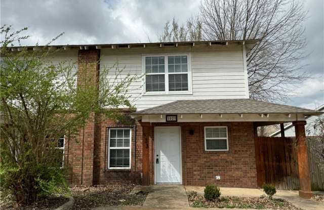 1523  N Dawn  DR - 1523 North Dawn Drive, Fayetteville, AR 72703