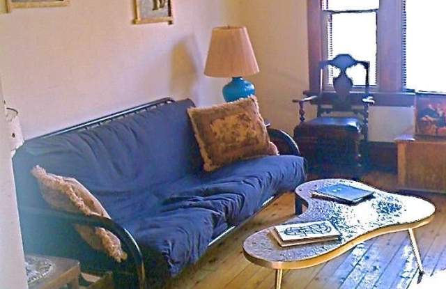 3827 N ALBANY Avenue