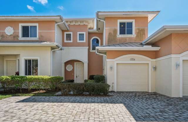 2584 SW Stockbridge Sq SW