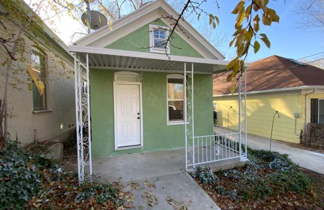 CHARMING UDPATED 2 BED 1 BATH CAPITOL HILL HOUSE IS A MUST SEE!!