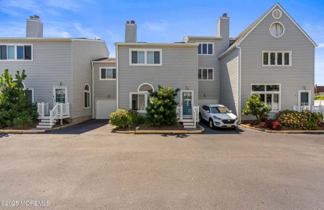 Photo of 450 Ocean Boulevard unit: 8