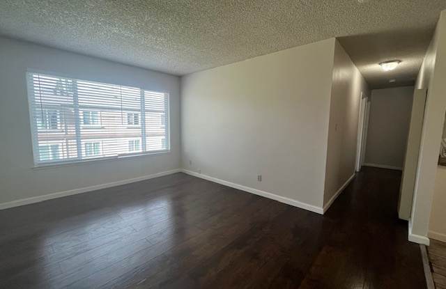 Photo of 2912 N Tracy Blvd